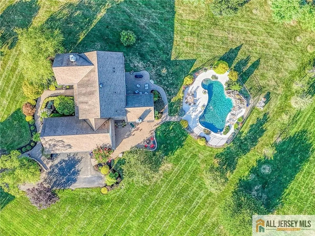One-Time Lawn Mow – Estates (1+ acre)