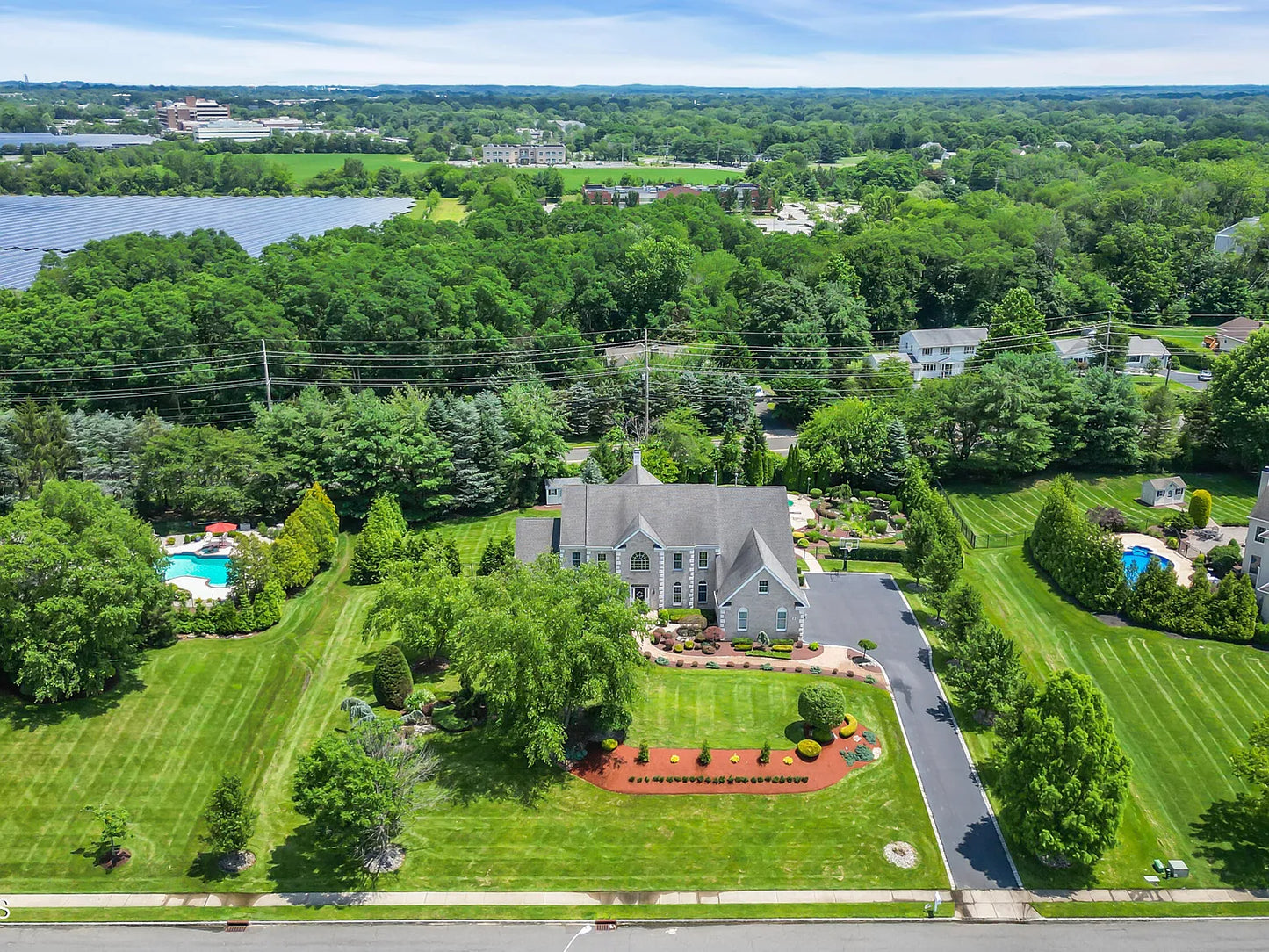 One-Time Lawn Mow – Larger Homes